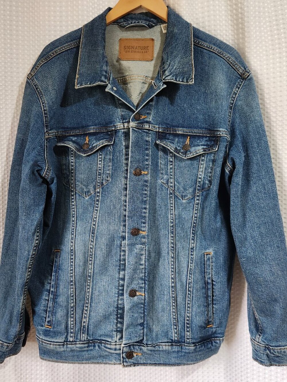 Signature Levi Strauss Denim Trucker Jacket XL Blue Stonewash Jean Coat Cotton